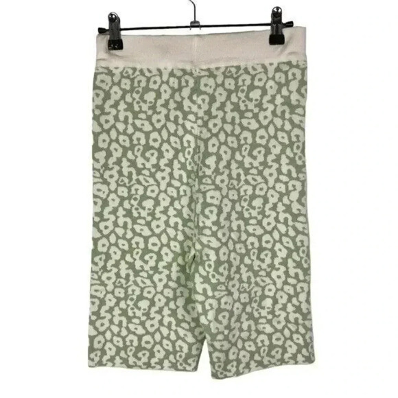 Boutique Privy Green Leopard Print Knit Biker Shorts M - Picture 3 of 4